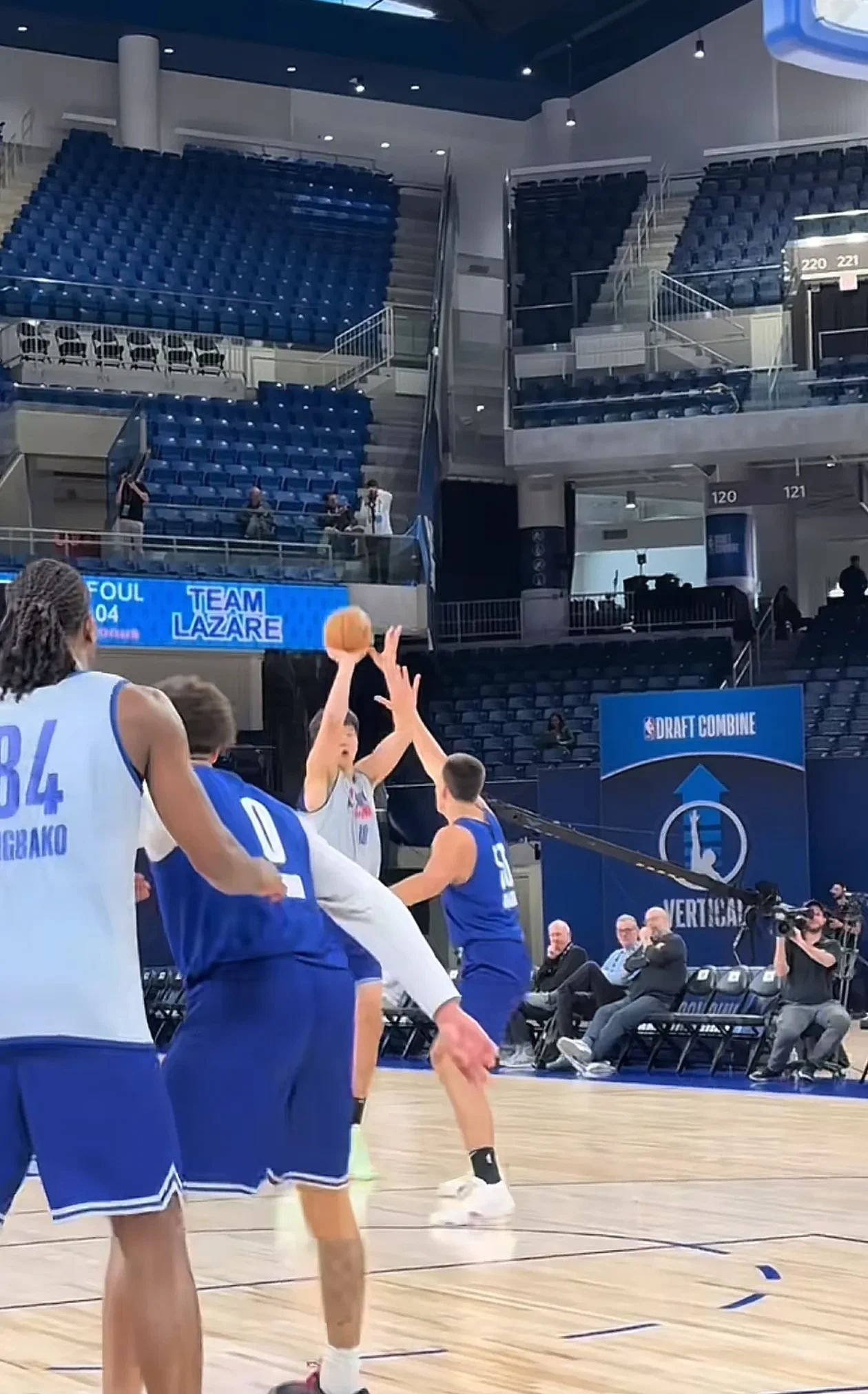 关于国际比赛日体能课后;休斯敦火箭完成体检备战欧篮联;目标明确;资深球员宣示担当的信息 关于国际比赛日体能课后;休斯敦火箭完成体检备战欧篮联;目标明确;资深球员宣示担当的信息