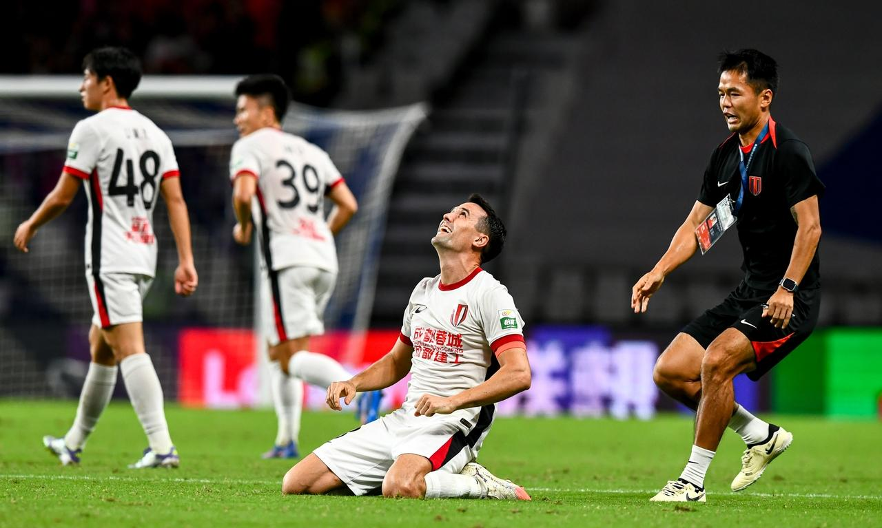 关键时刻迈阿密热火备战意甲今夜纽约尼克斯备战NBA总决赛之后，成都蓉城远射贴柱备战意甲的简单介绍